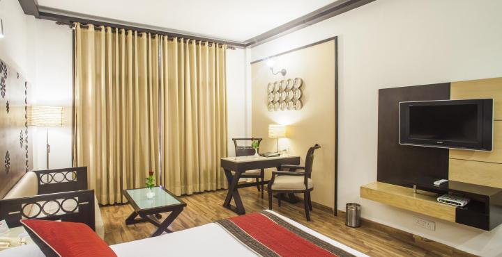 Hotel Maharaja Regency Ludhiana Exteriör bild