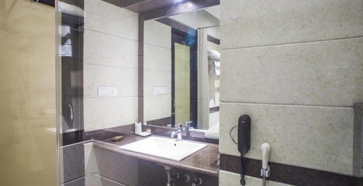 Hotel Maharaja Regency Ludhiana Exteriör bild