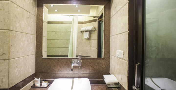 Hotel Maharaja Regency Ludhiana Exteriör bild