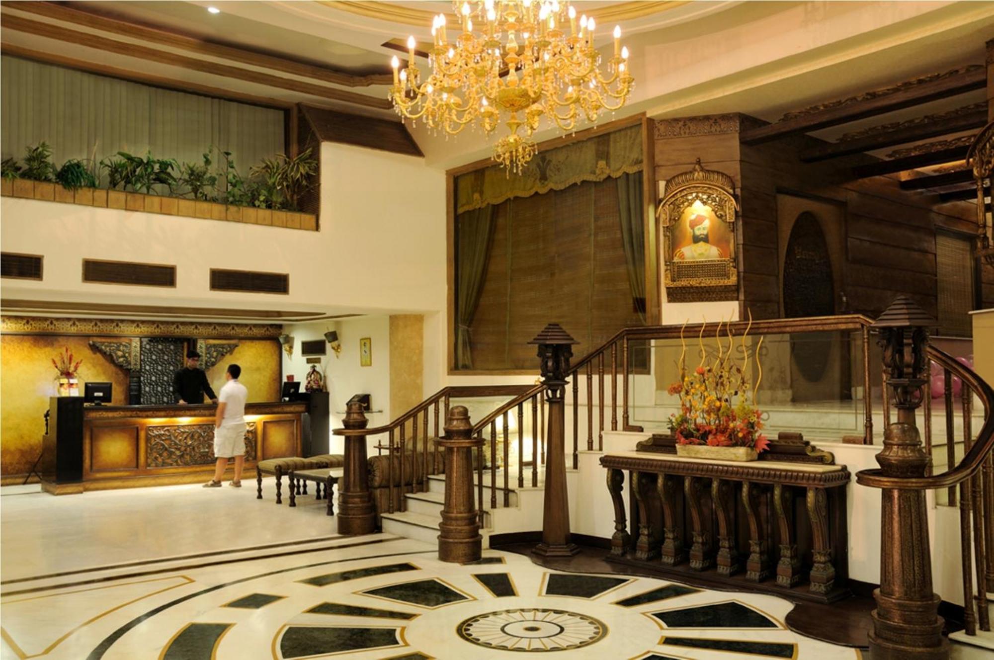 Hotel Maharaja Regency Ludhiana Exteriör bild