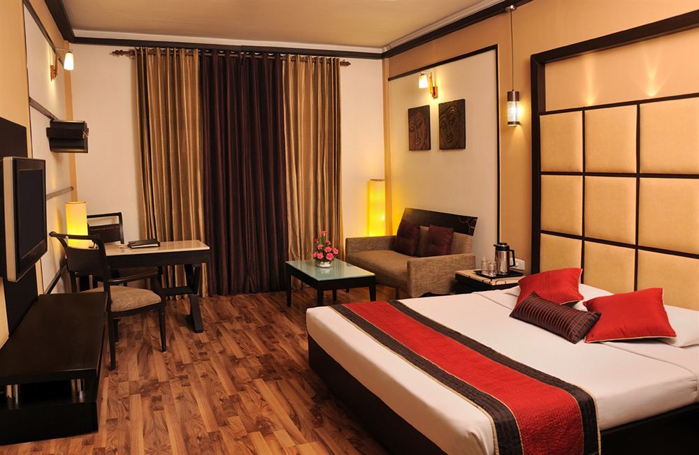 Hotel Maharaja Regency Ludhiana Exteriör bild