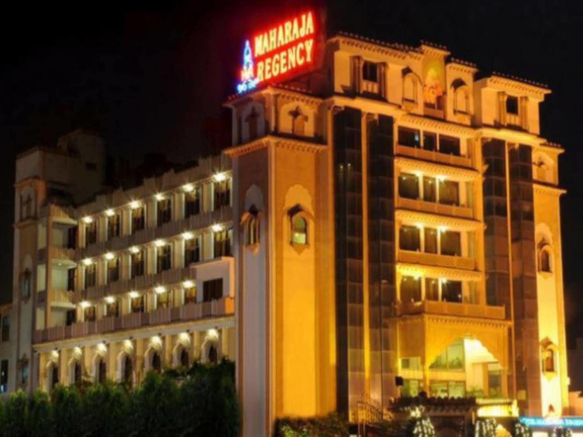 Hotel Maharaja Regency Ludhiana Exteriör bild
